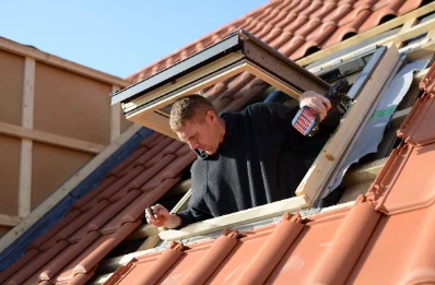 Pose de fenêtres de toit Velux à Saignes